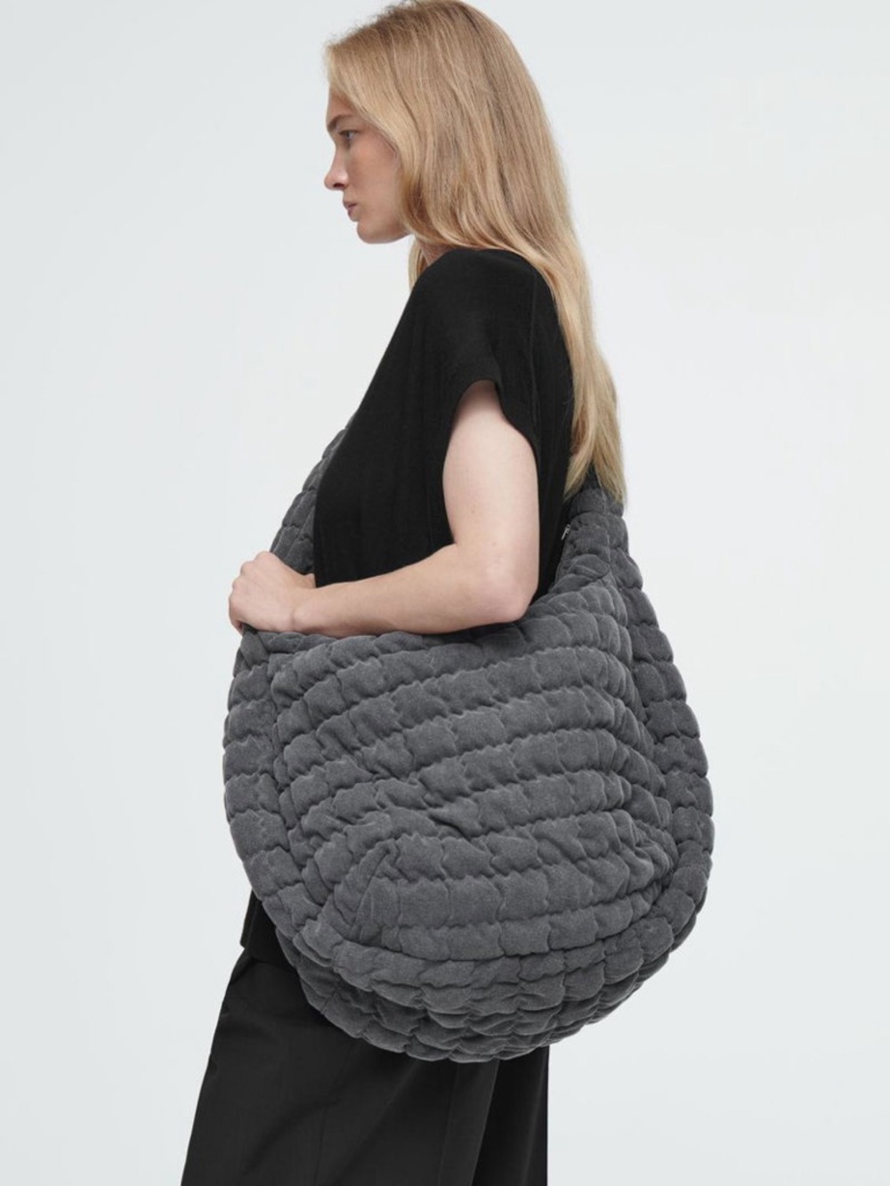 Cos Oversized Quilted Crossbody - Picture 3 of 9